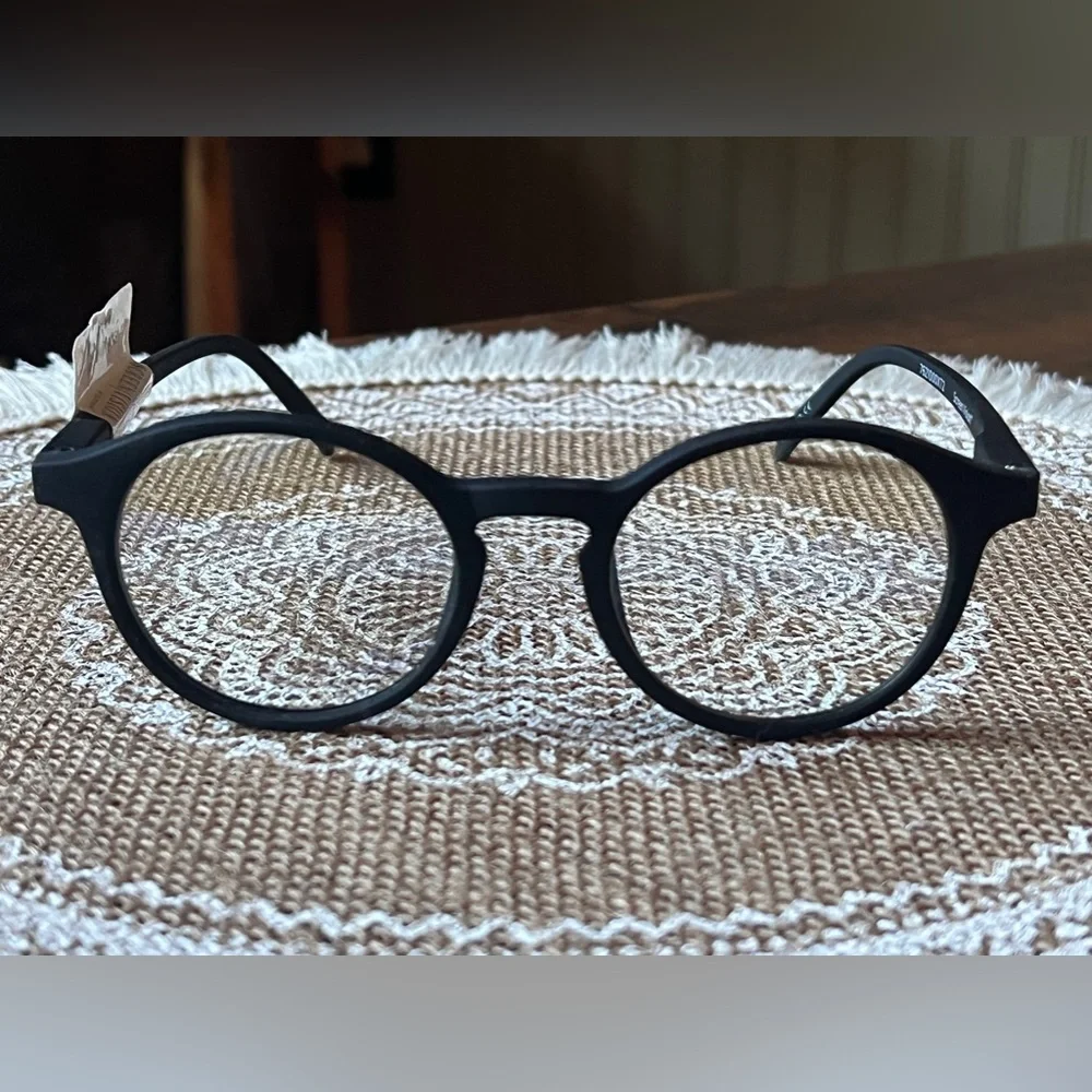 ScreenVision nwt—brand new